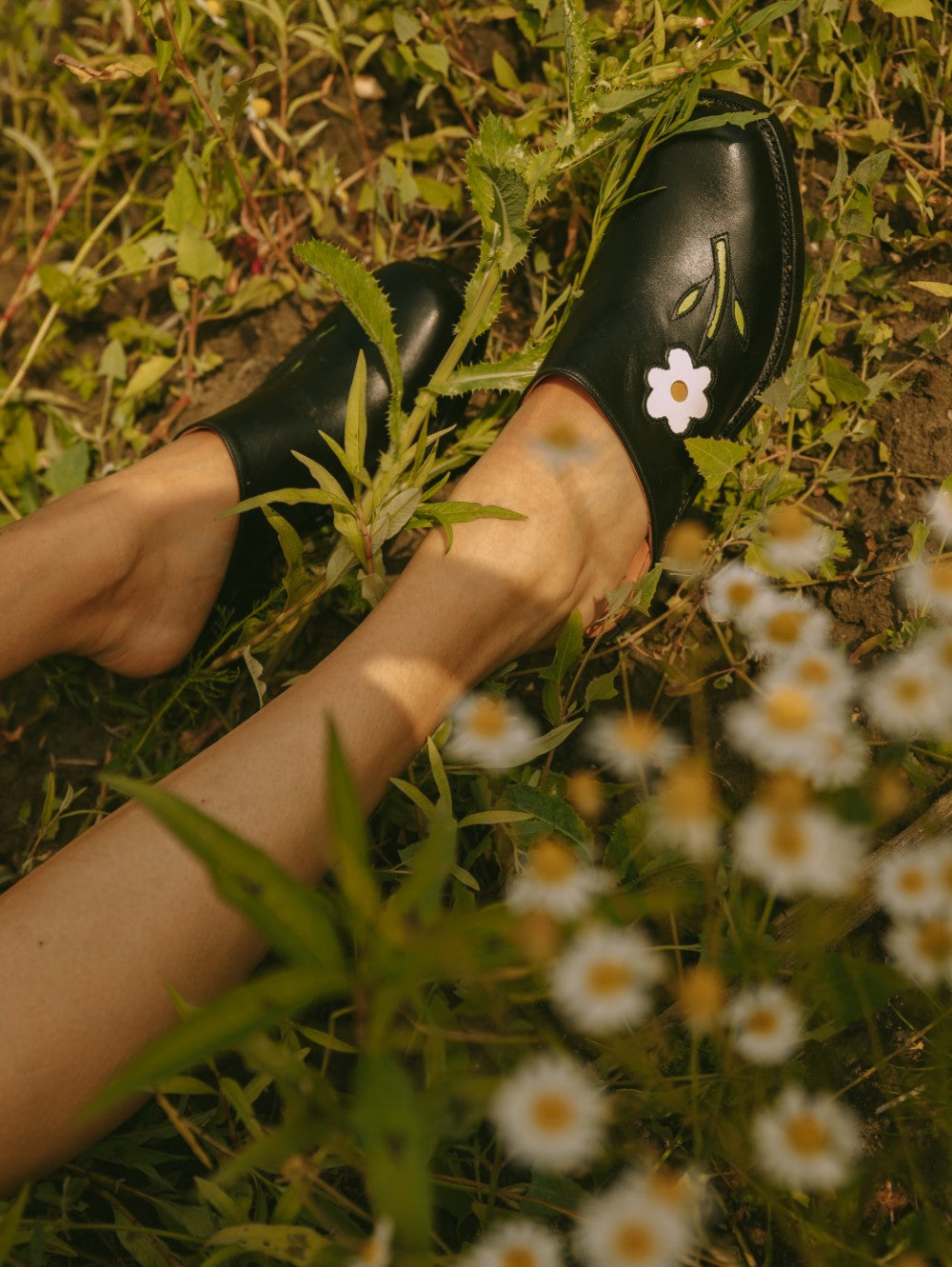 Flower Clogs Black Blanc