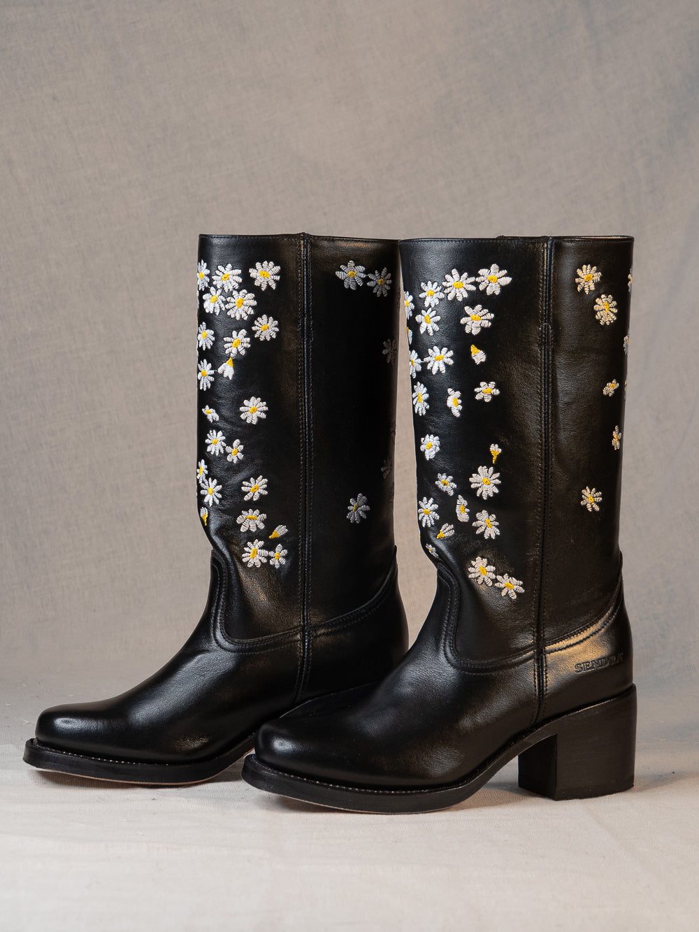 Sendra daisy boots black