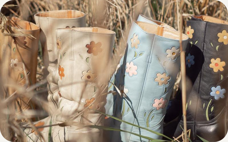 How to stretch leather boots