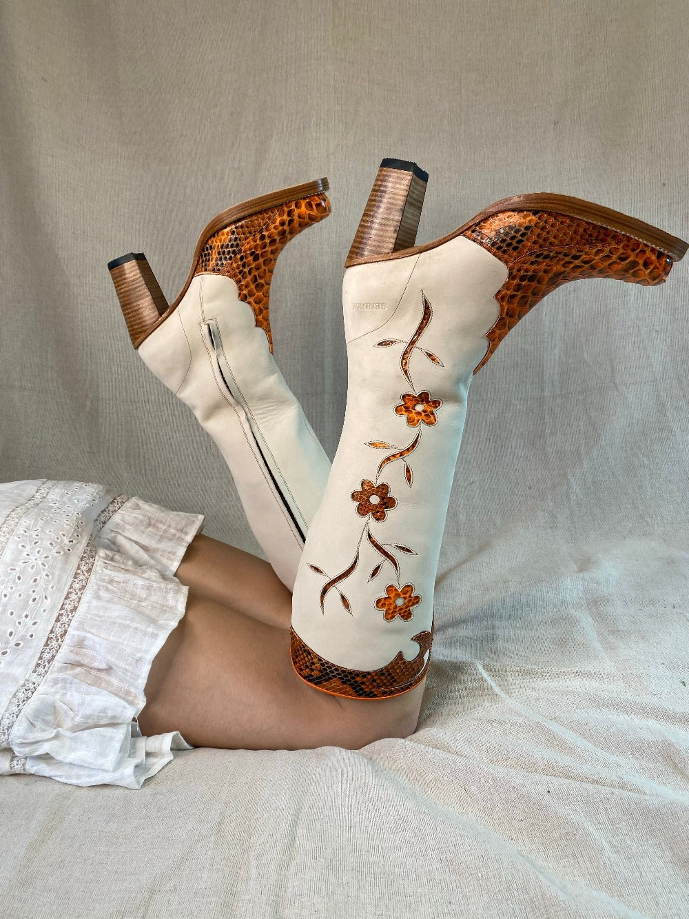 Sendra retro boots orange white